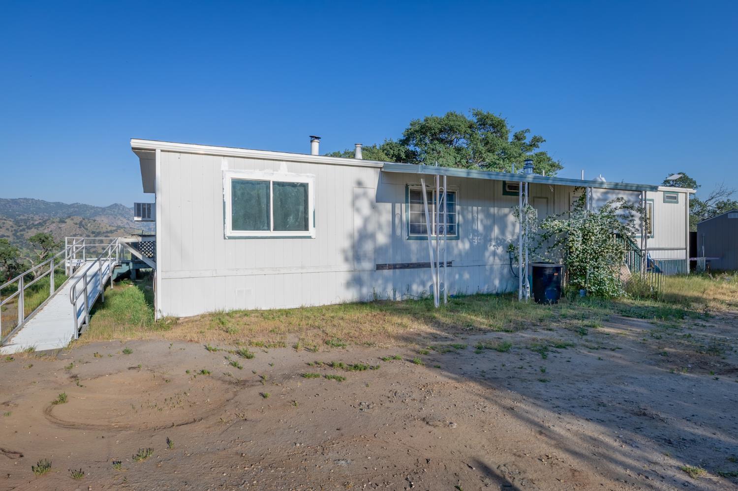 35032 George Smith Rd, Yokuts Valley, CA 93675