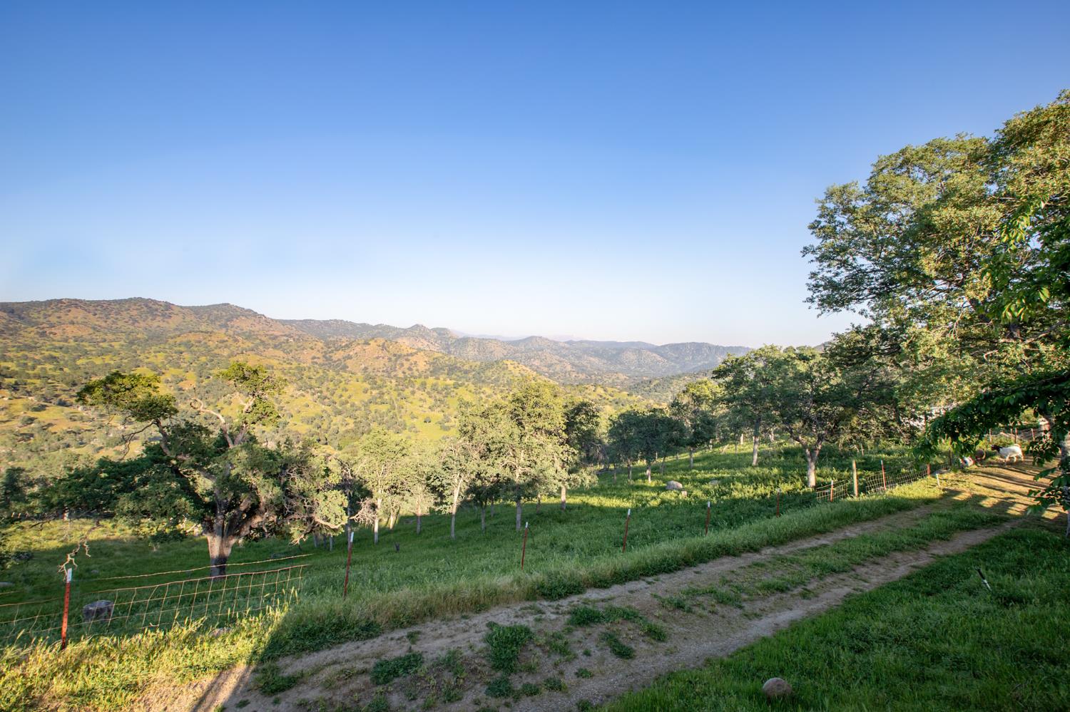 35032 George Smith Rd, Yokuts Valley, CA 93675