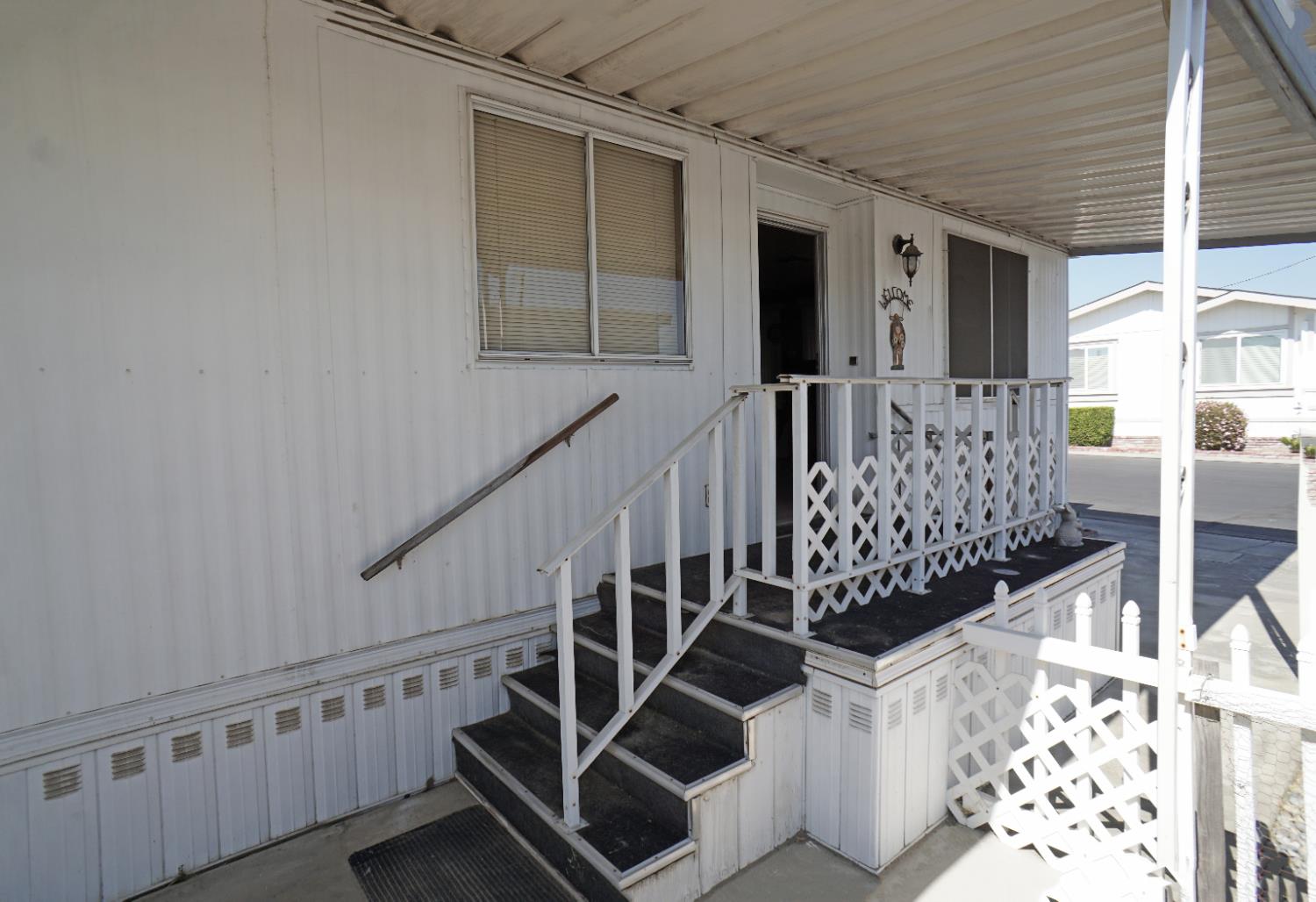 1551 6th Avenue Dr #38, Kingsburg, CA 93631