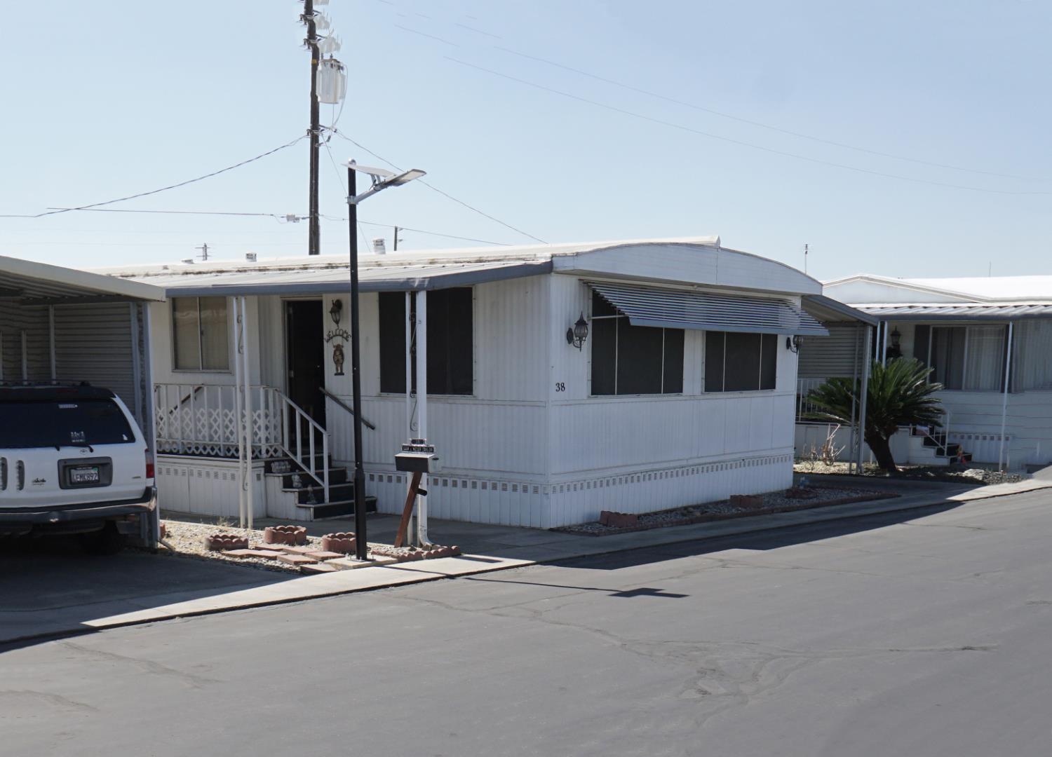 1551 6th Avenue Dr #38, Kingsburg, CA 93631