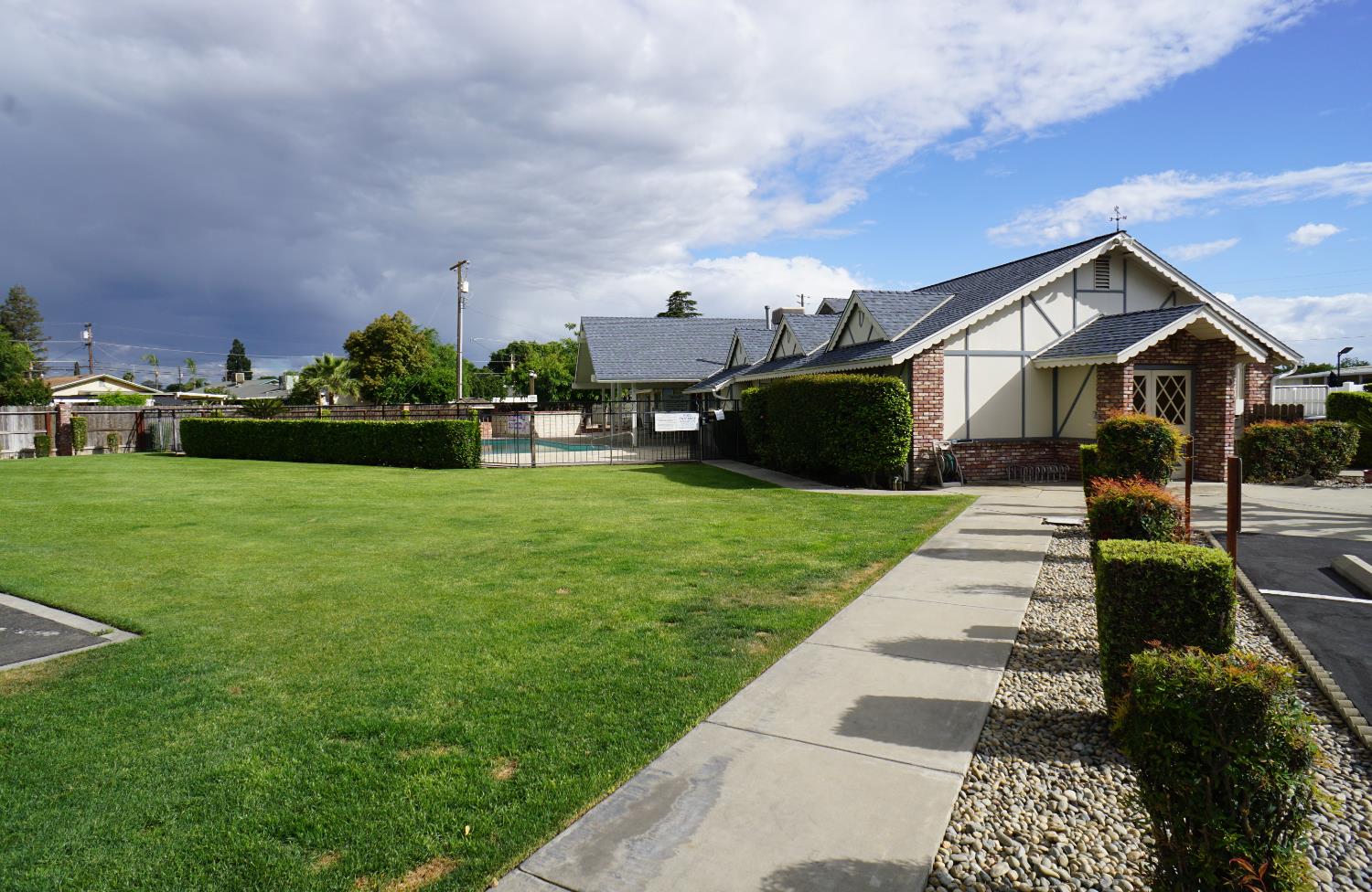 1551 6th Avenue Dr #38, Kingsburg, CA 93631