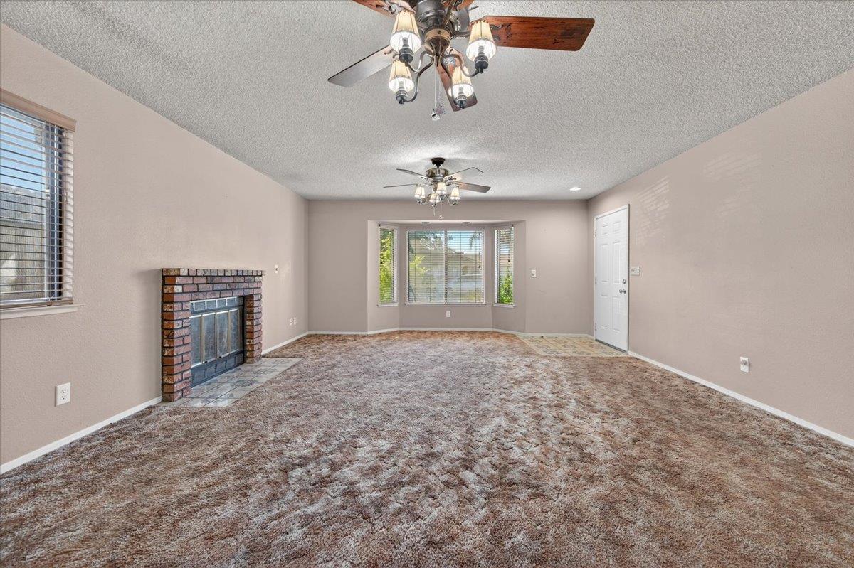 1715 DONNER Ave, Clovis, CA 93611