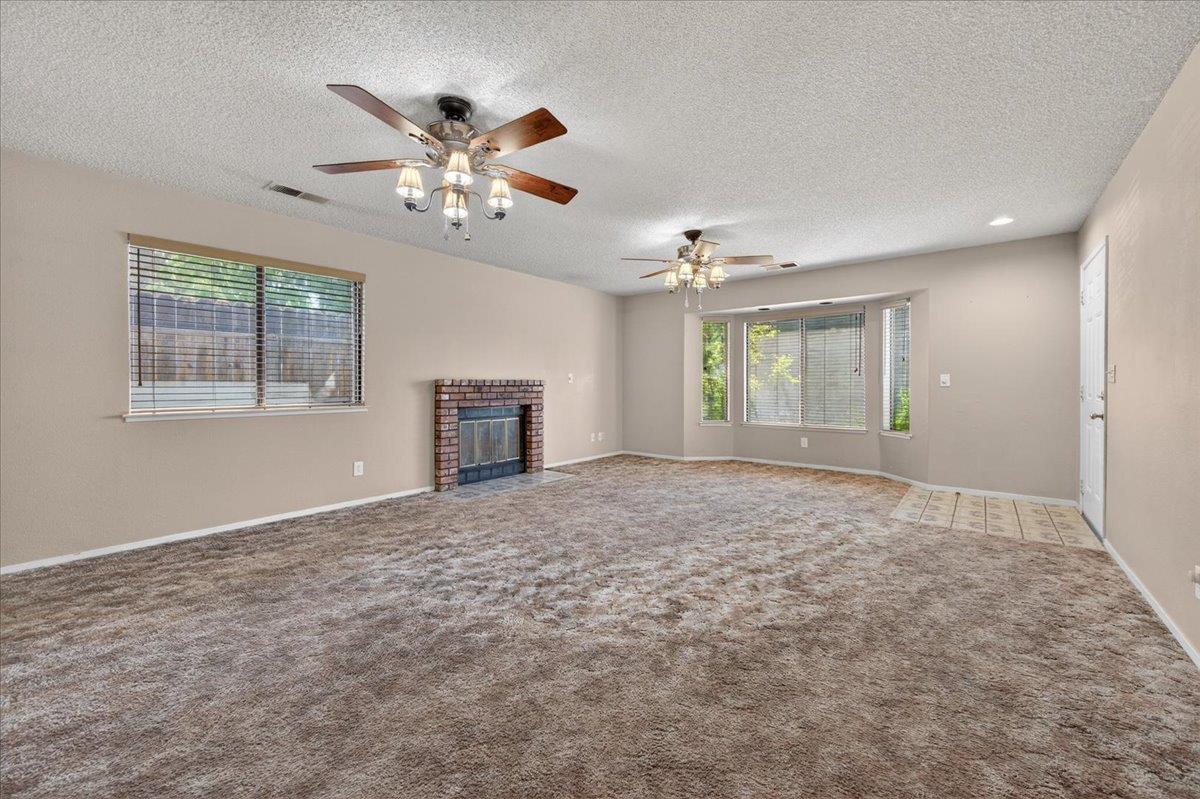 1715 DONNER Ave, Clovis, CA 93611