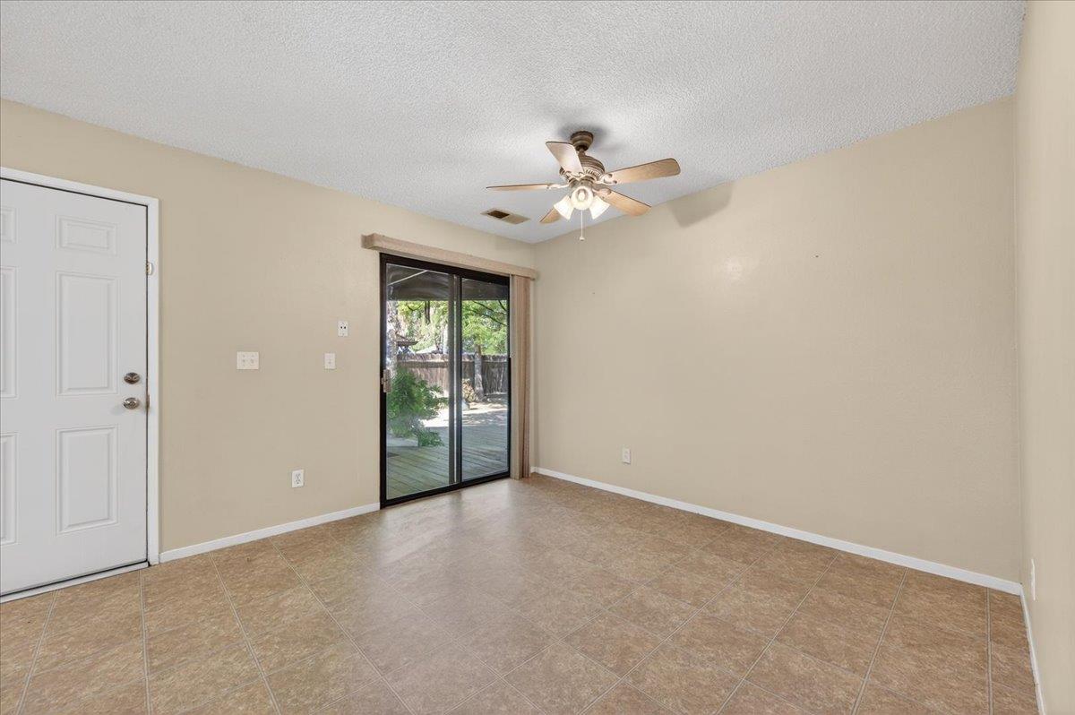 1715 DONNER Ave, Clovis, CA 93611