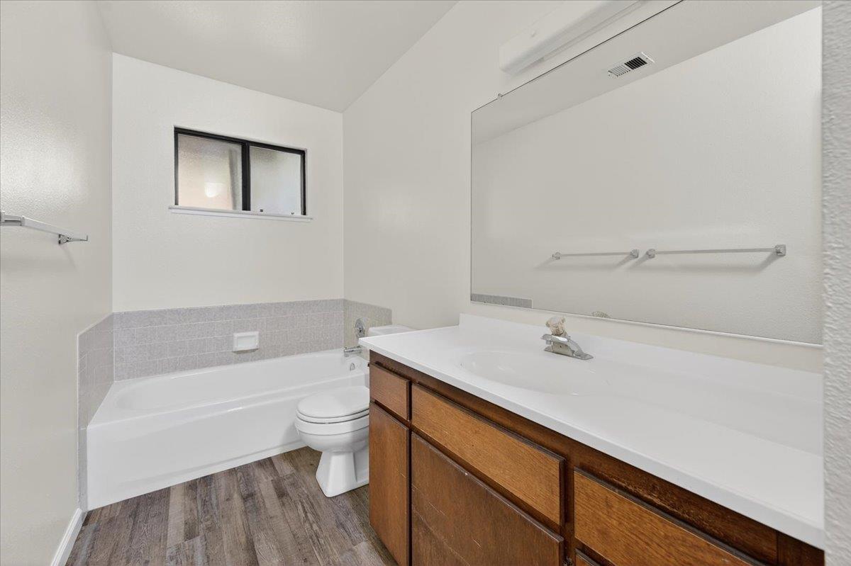 1715 DONNER Ave, Clovis, CA 93611