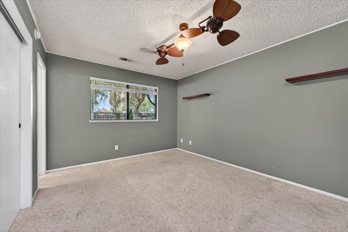 1715 DONNER Ave, Clovis, CA 93611