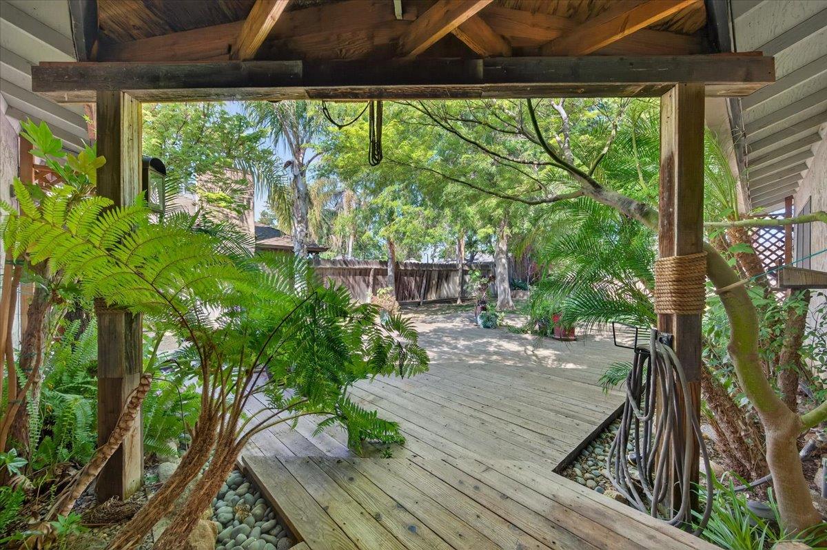 1715 DONNER Ave, Clovis, CA 93611