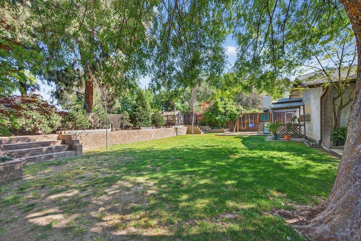 1715 DONNER Ave, Clovis, CA 93611