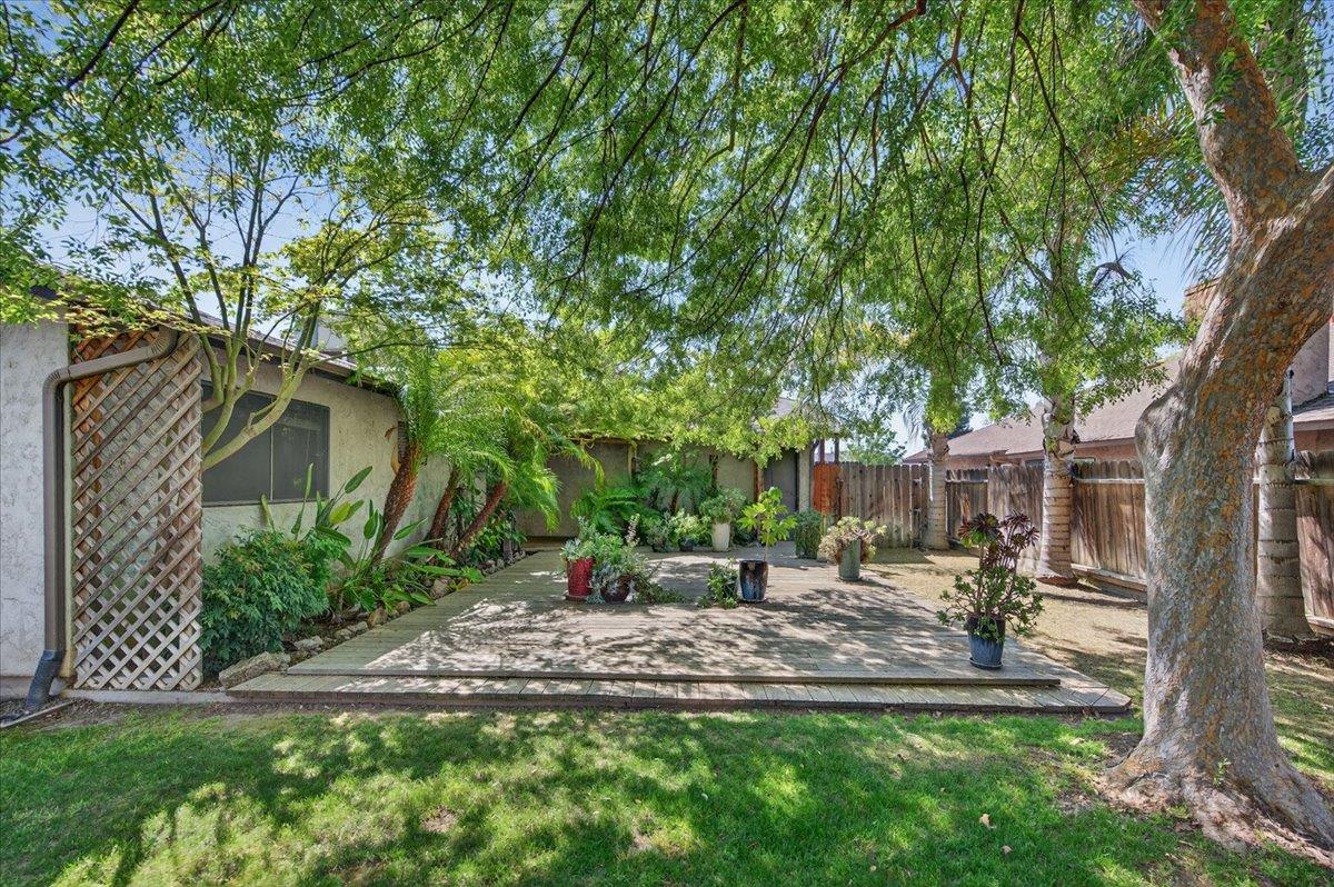 1715 DONNER Ave, Clovis, CA 93611