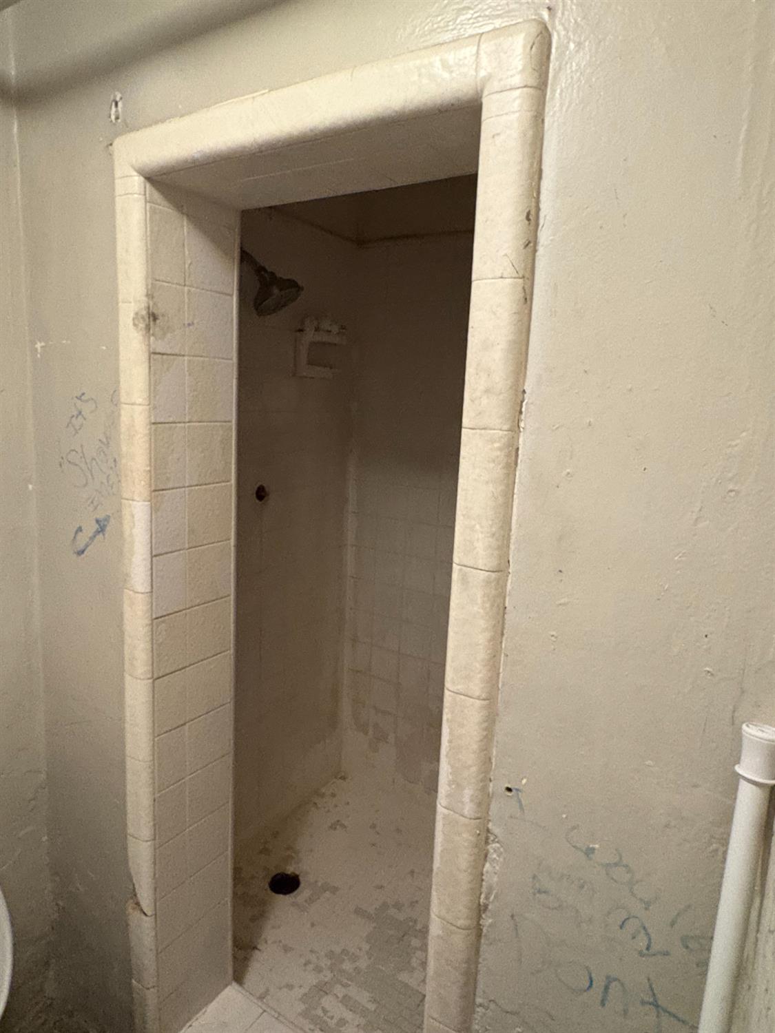 611 E Kearney Blvd, Fresno, CA 93706