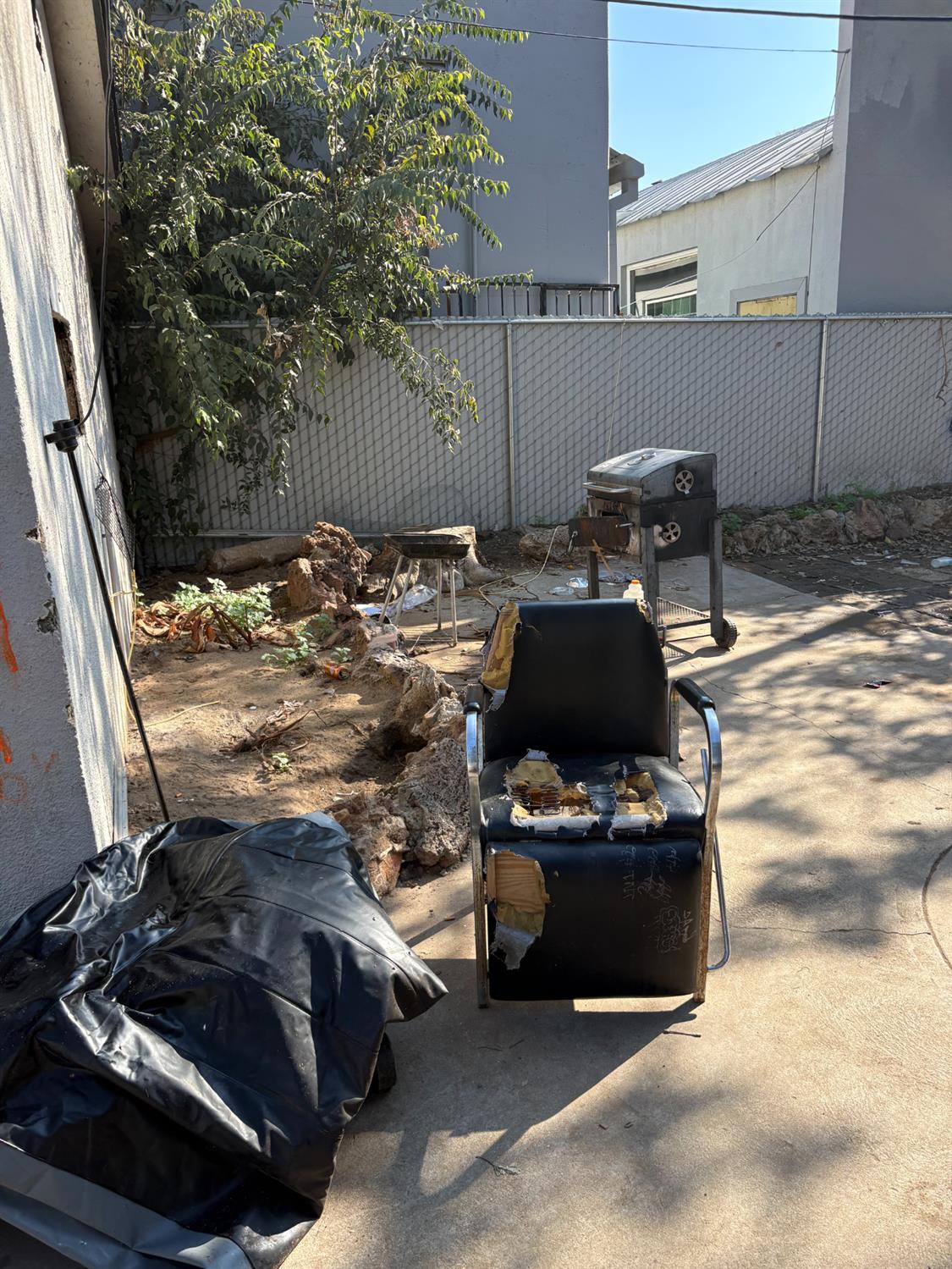 611 E Kearney Blvd, Fresno, CA 93706