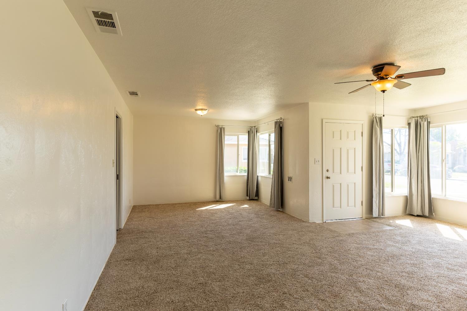 3605 E Cortland Ave, Fresno, CA 93726