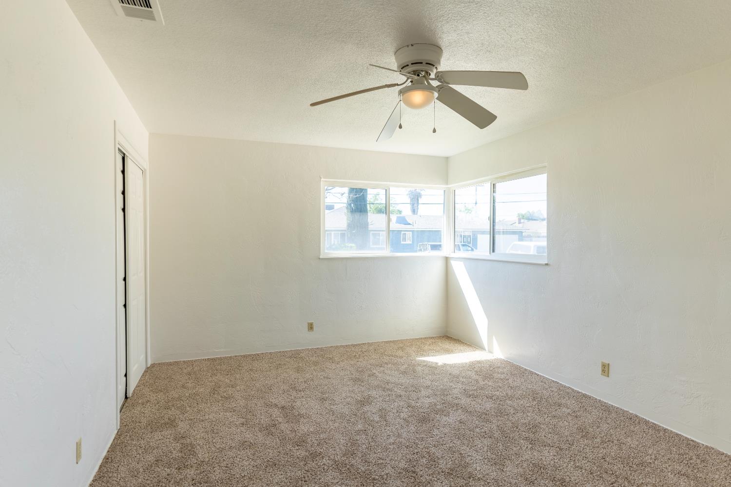 3605 E Cortland Ave, Fresno, CA 93726