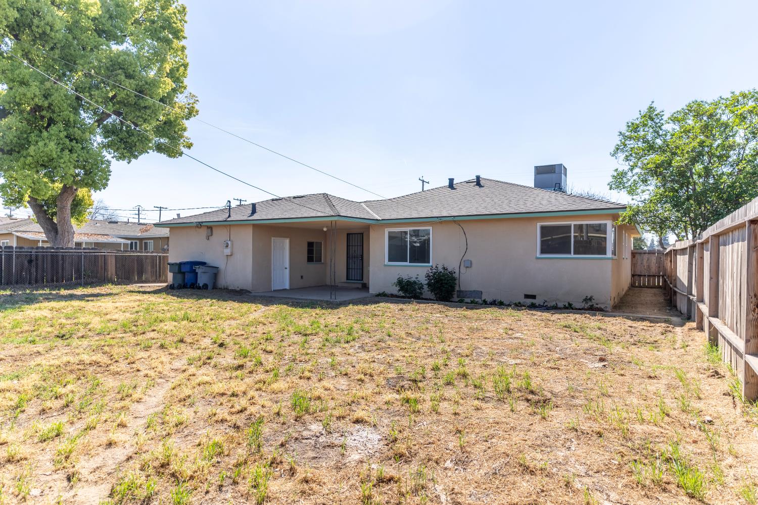 3605 E Cortland Ave, Fresno, CA 93726