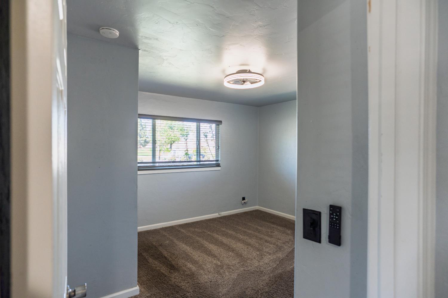 27 Emerald Dr, Merced, CA 95340