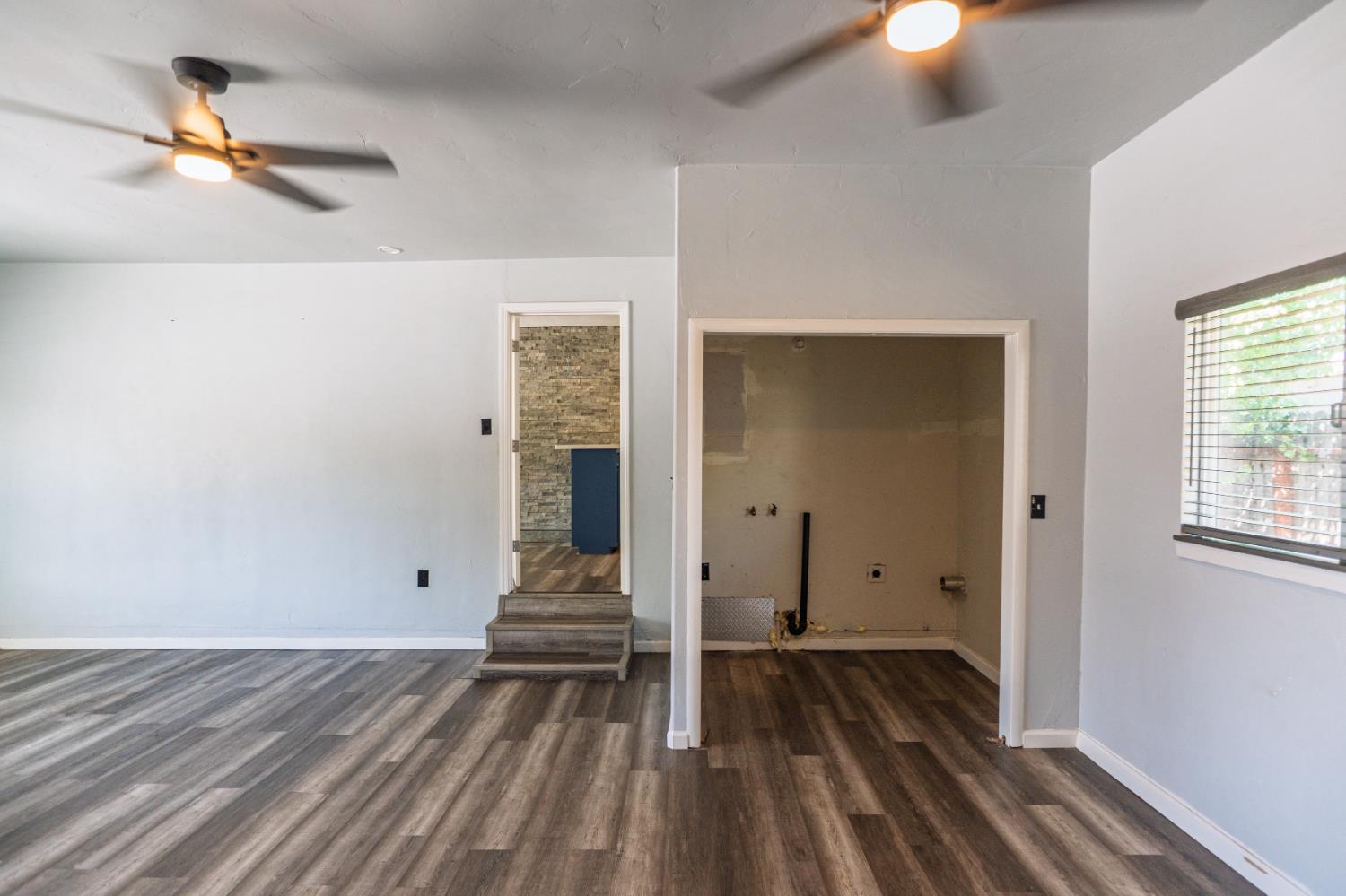 27 Emerald Dr, Merced, CA 95340