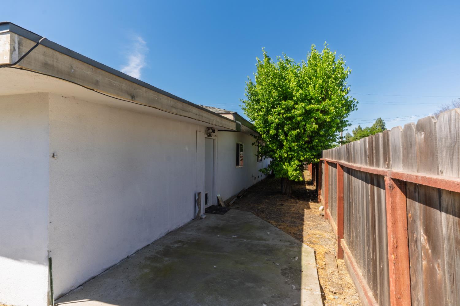 27 Emerald Dr, Merced, CA 95340
