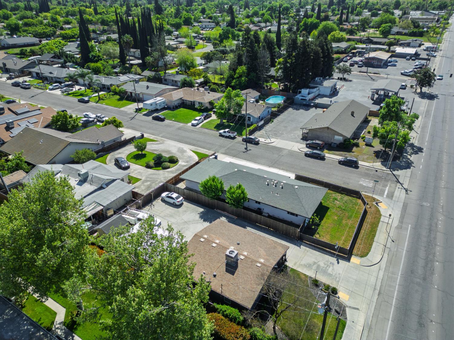 27 Emerald Dr, Merced, CA 95340