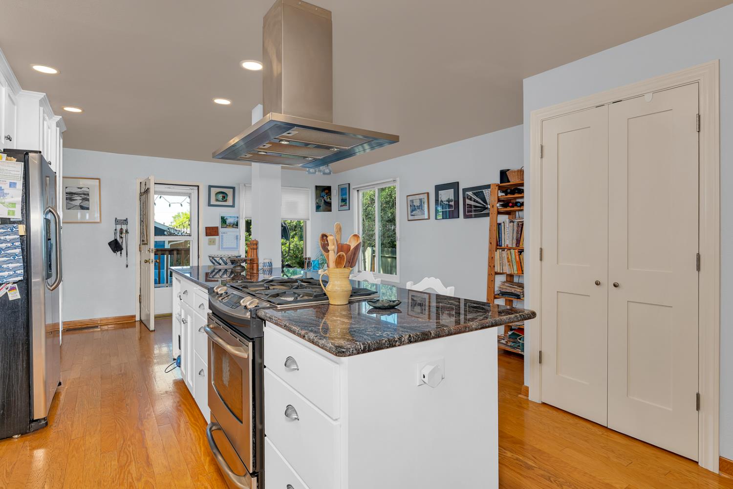 328 W 21st St, Merced, CA 95340