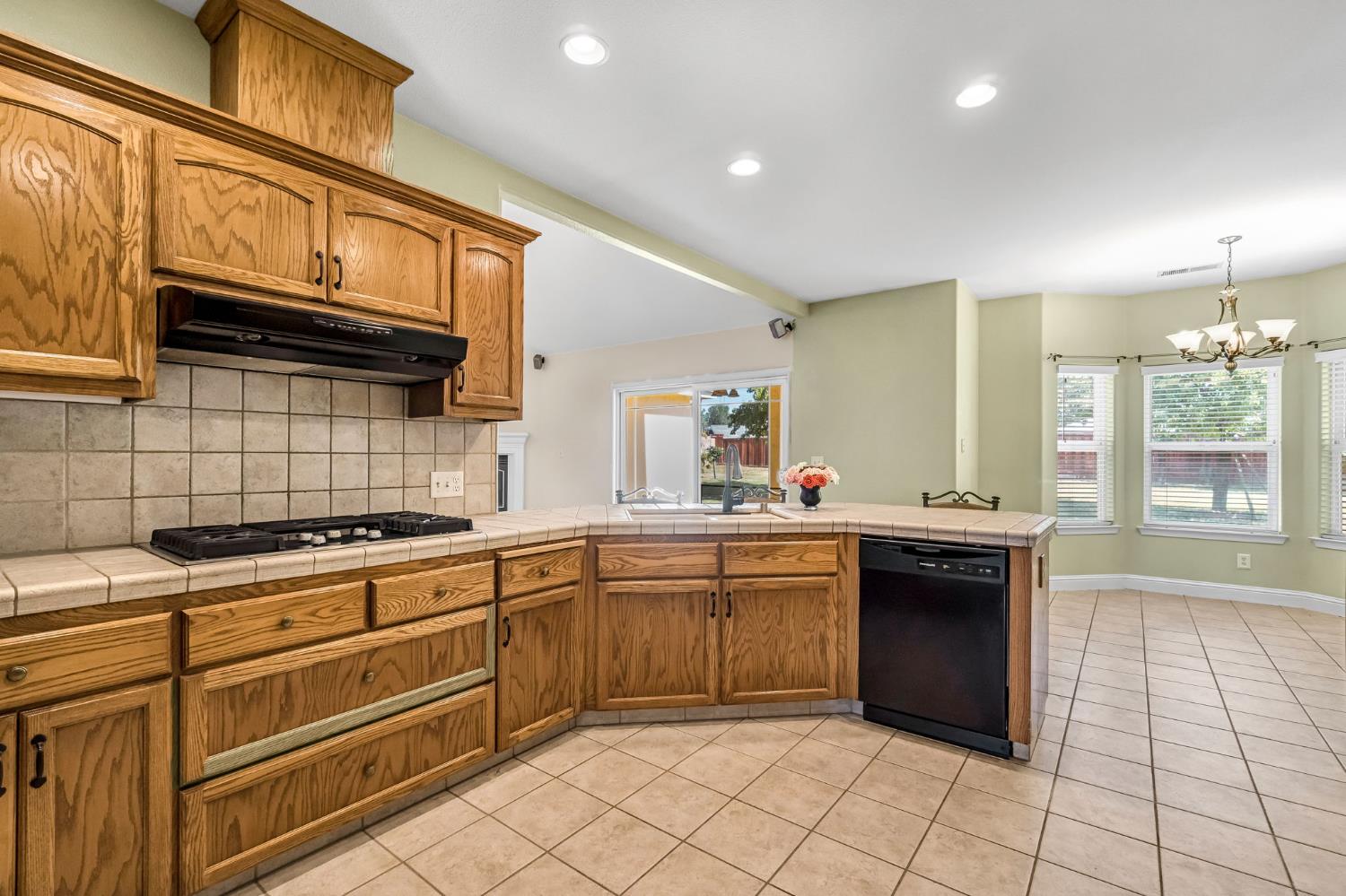 26041 Wayside Dr, Madera, CA 93638