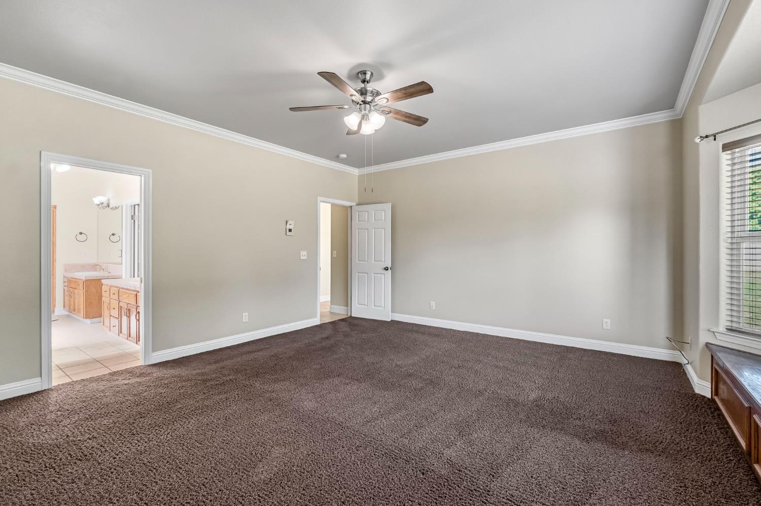 26041 Wayside Dr, Madera, CA 93638