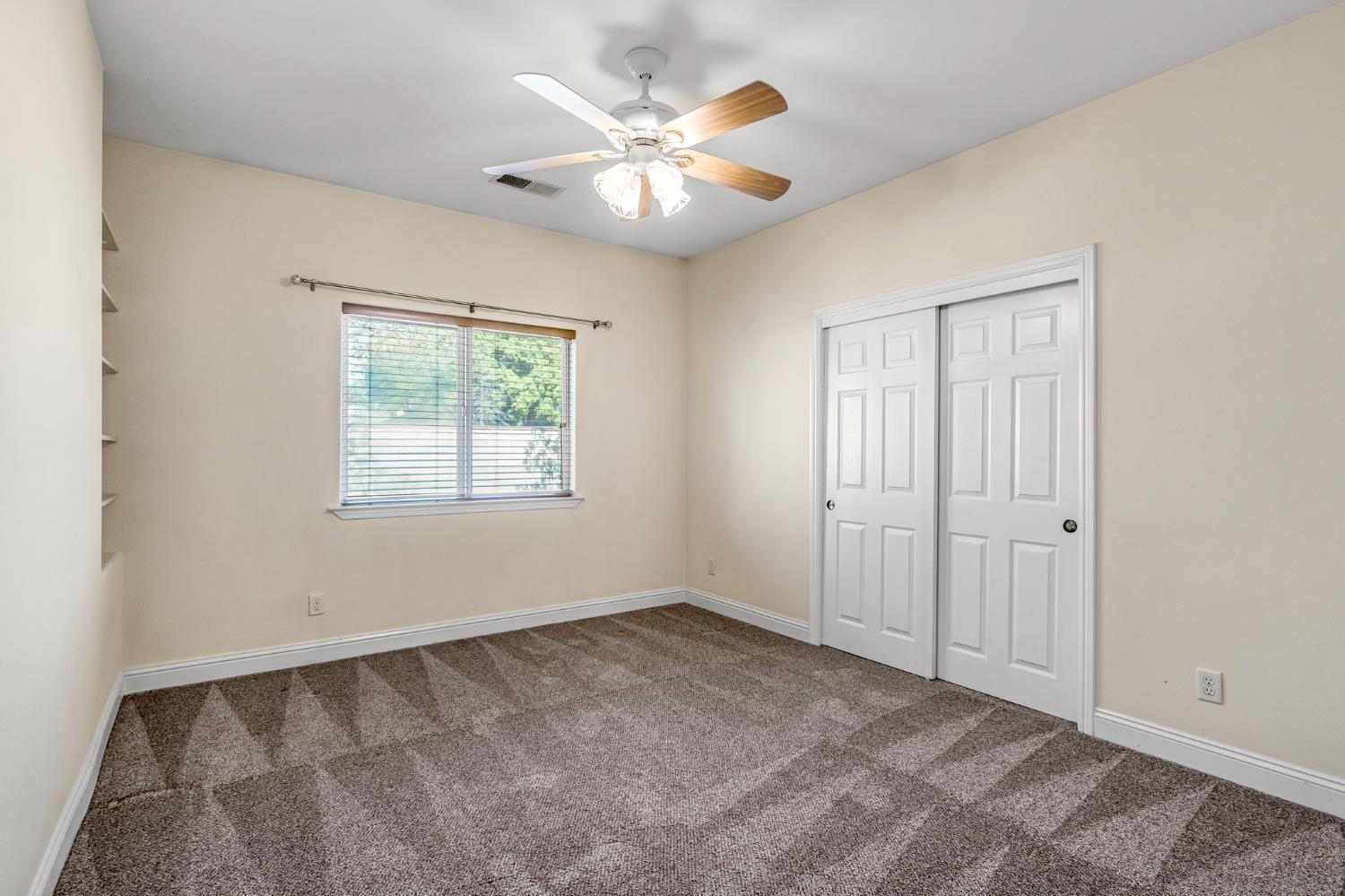 26041 Wayside Dr, Madera, CA 93638