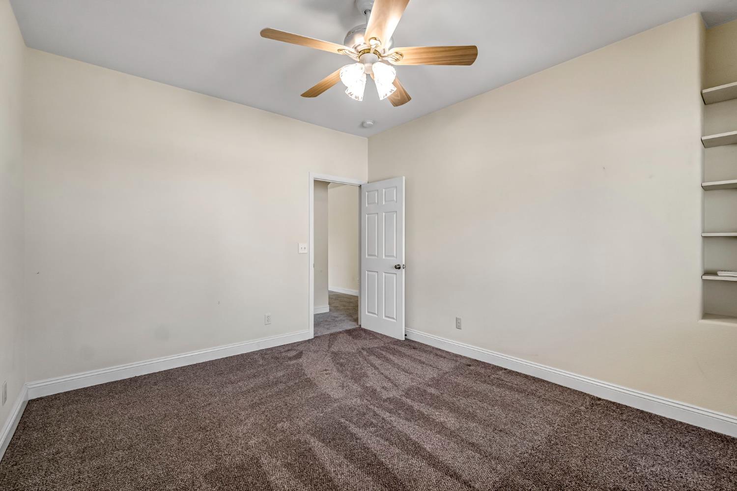 26041 Wayside Dr, Madera, CA 93638