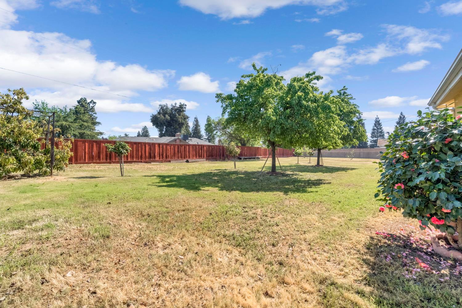 26041 Wayside Dr, Madera, CA 93638