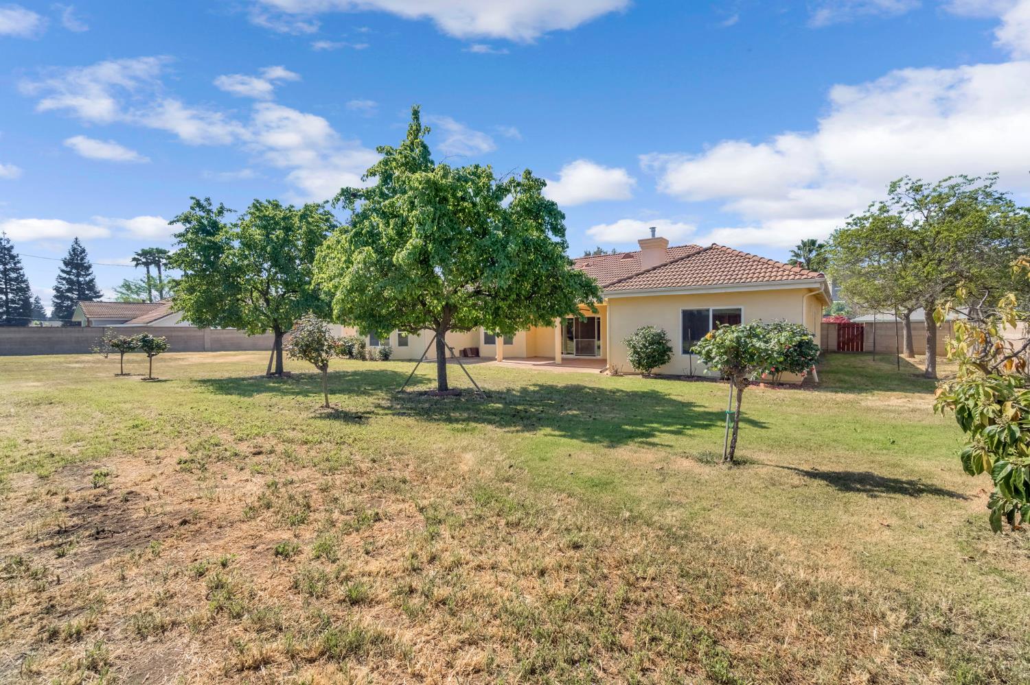 26041 Wayside Dr, Madera, CA 93638