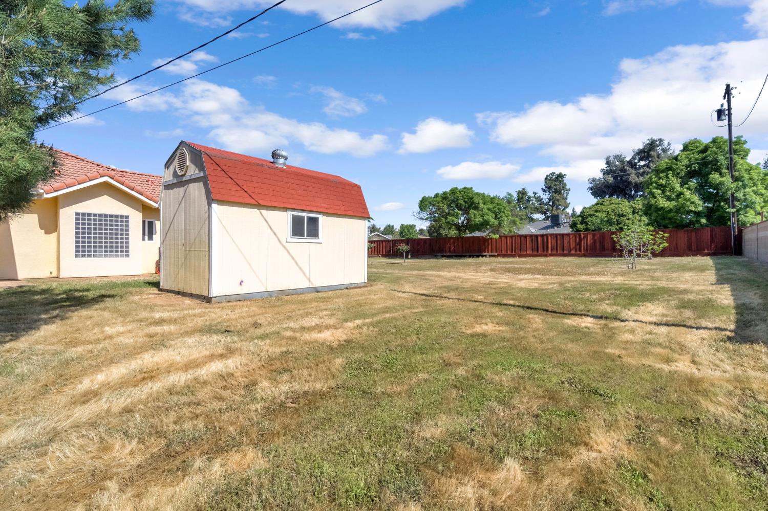 26041 Wayside Dr, Madera, CA 93638