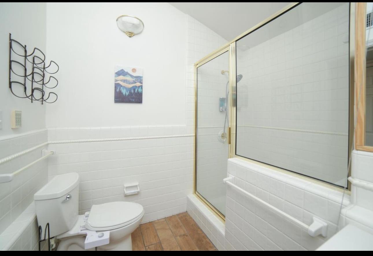 5543 N 7Th St, Fresno, CA 93710