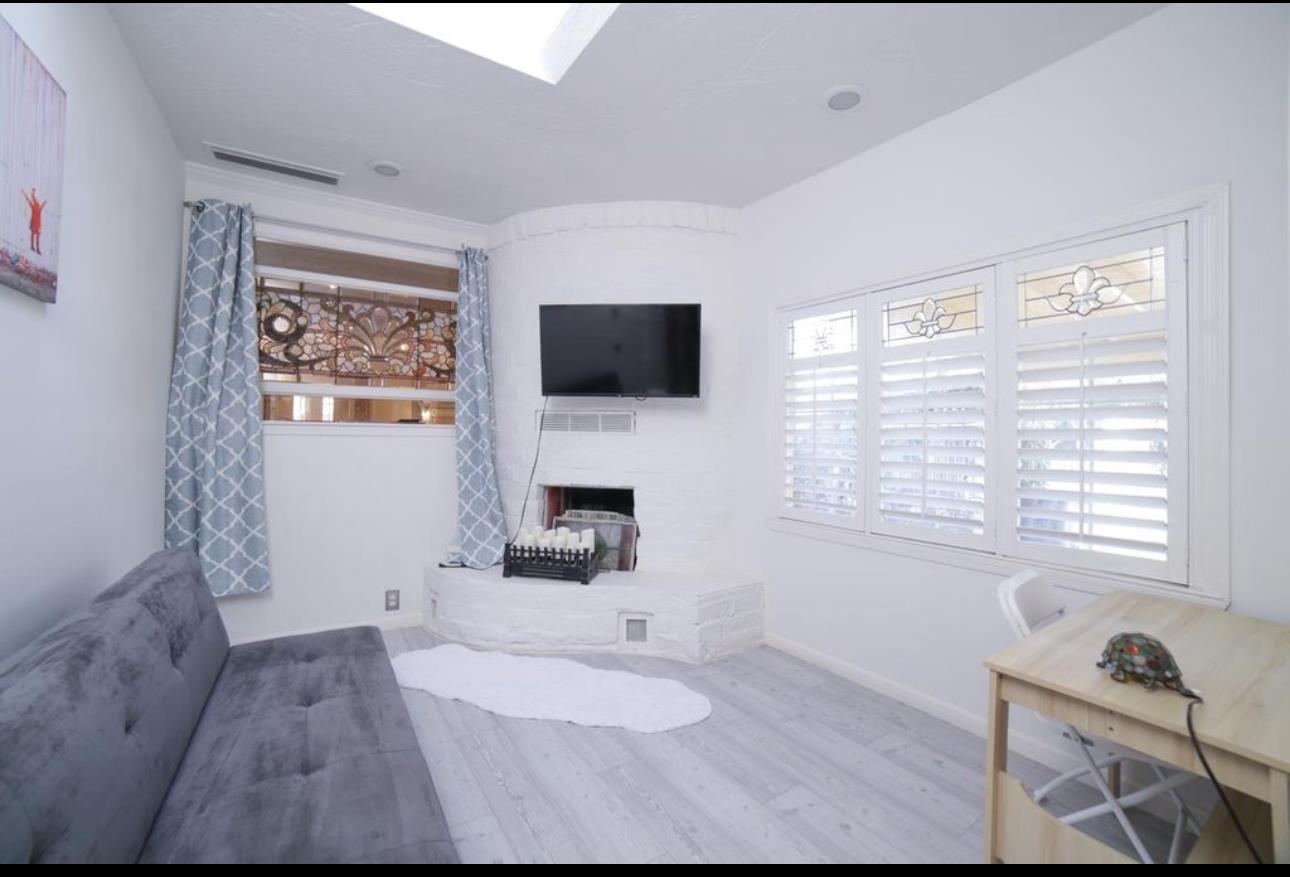 5543 N 7Th St, Fresno, CA 93710