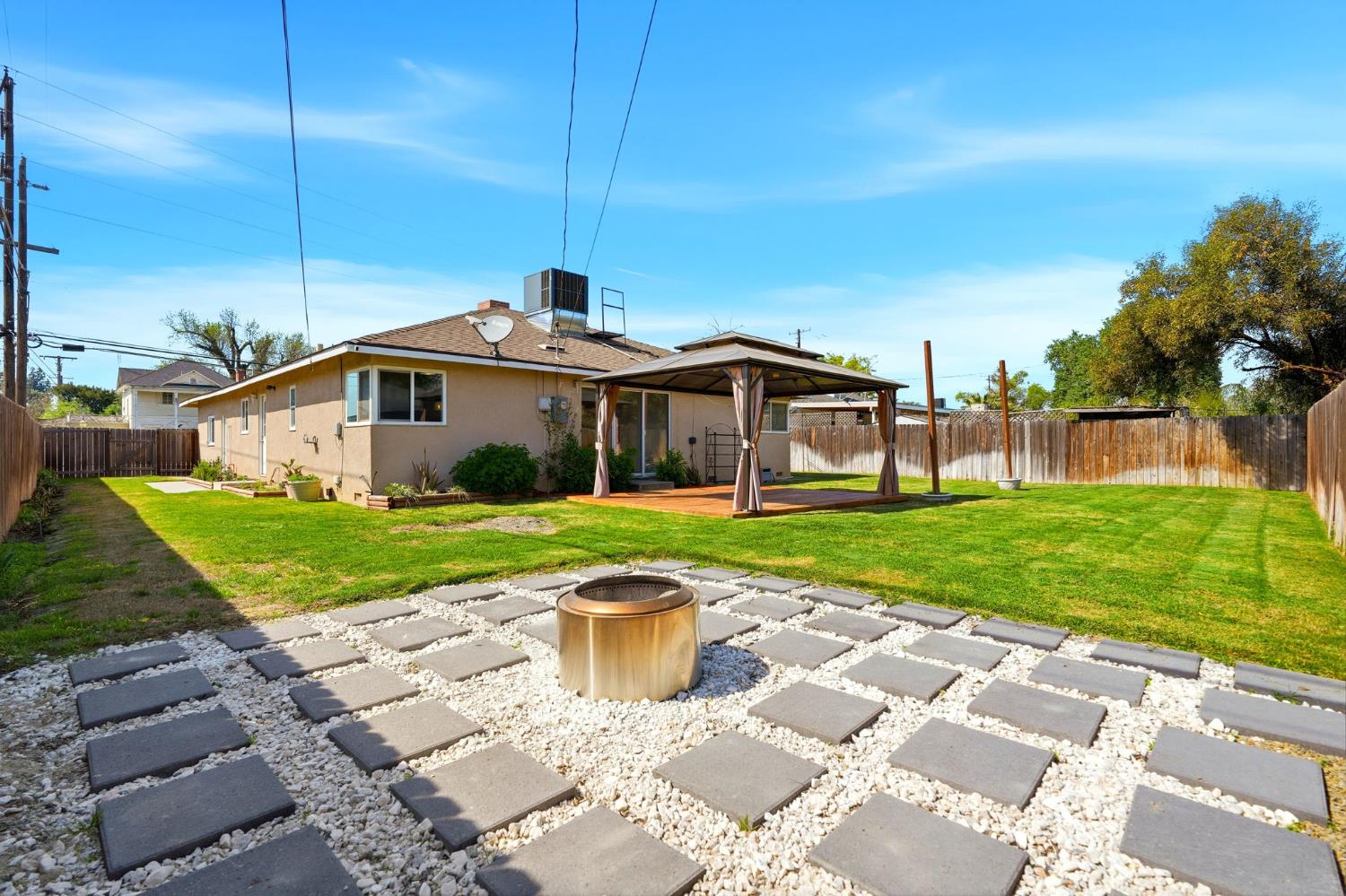 1931 N Douty St, Hanford, CA 93230