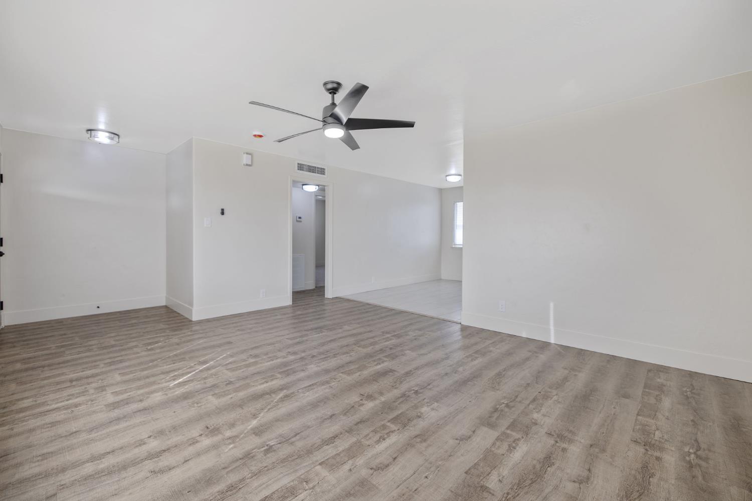 364 S Newman Rd, Tipton, CA 93272