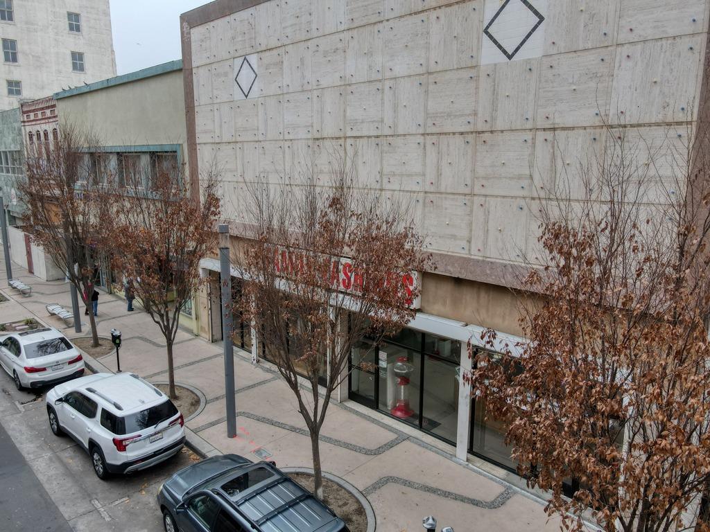 1045 Fulton St, Fresno, CA 93721