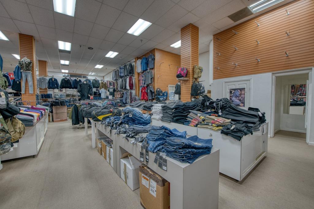 1045 Fulton St, Fresno, CA 93721