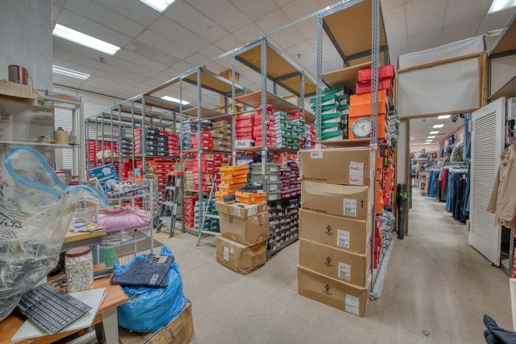 1045 Fulton St, Fresno, CA 93721