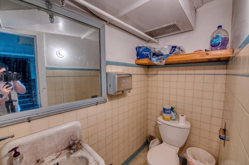 1045 Fulton St, Fresno, CA 93721