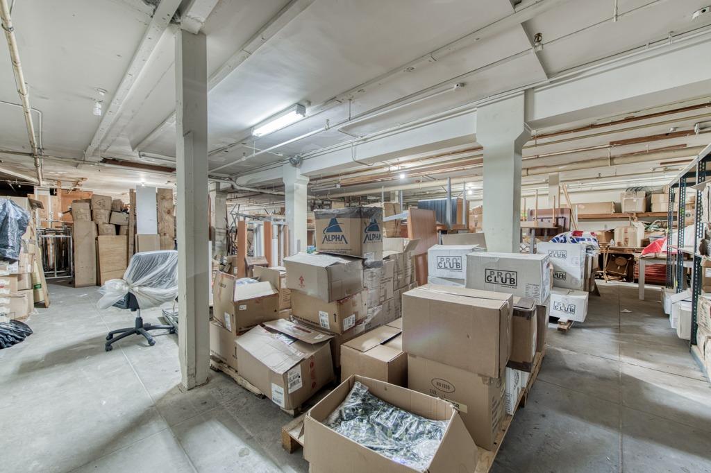 1045 Fulton St, Fresno, CA 93721