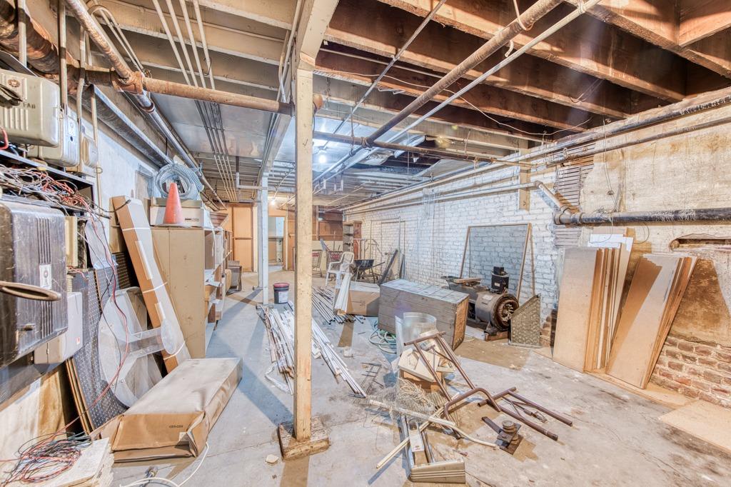 1045 Fulton St, Fresno, CA 93721