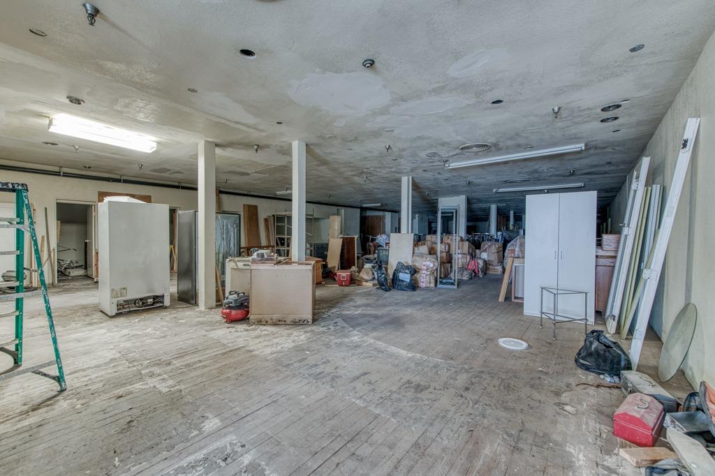 1045 Fulton St, Fresno, CA 93721