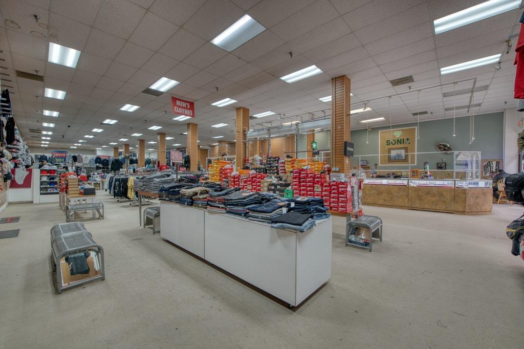 1045 Fulton St, Fresno, CA 93721