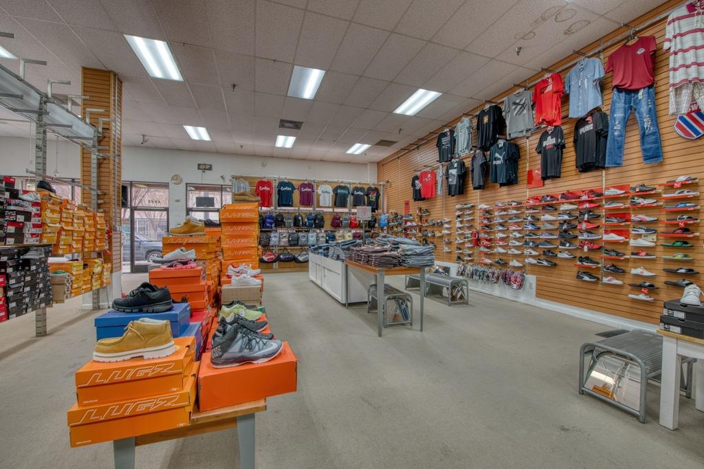 1045 Fulton St, Fresno, CA 93721