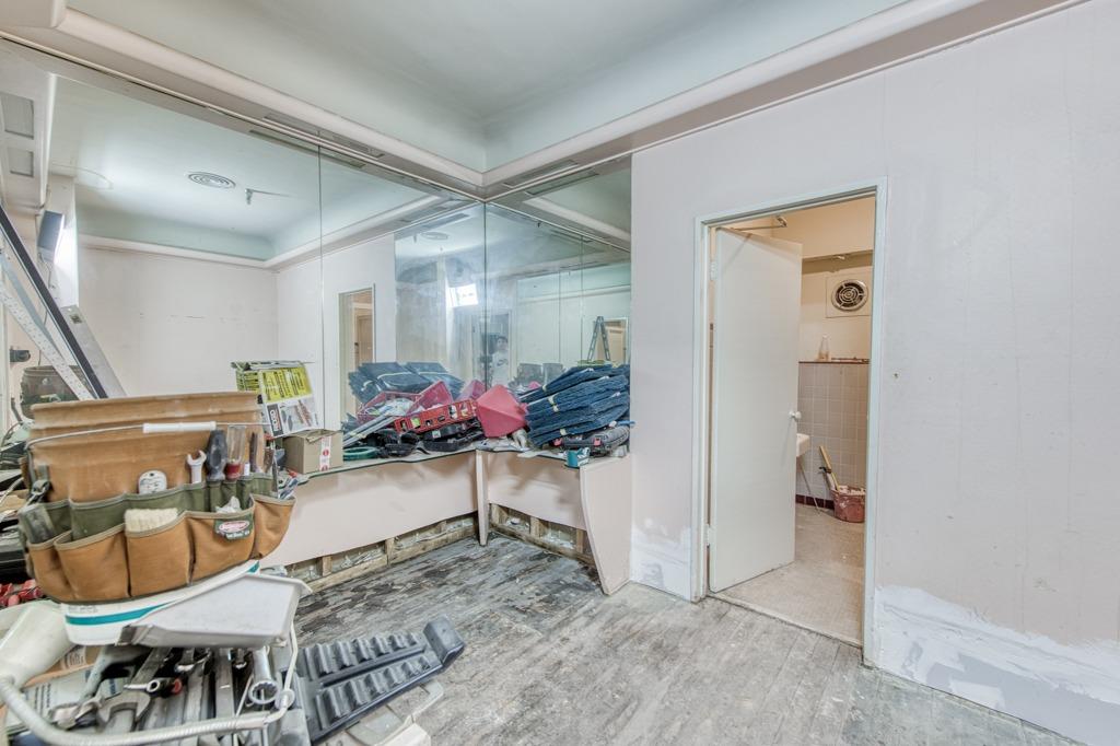 1045 Fulton St, Fresno, CA 93721