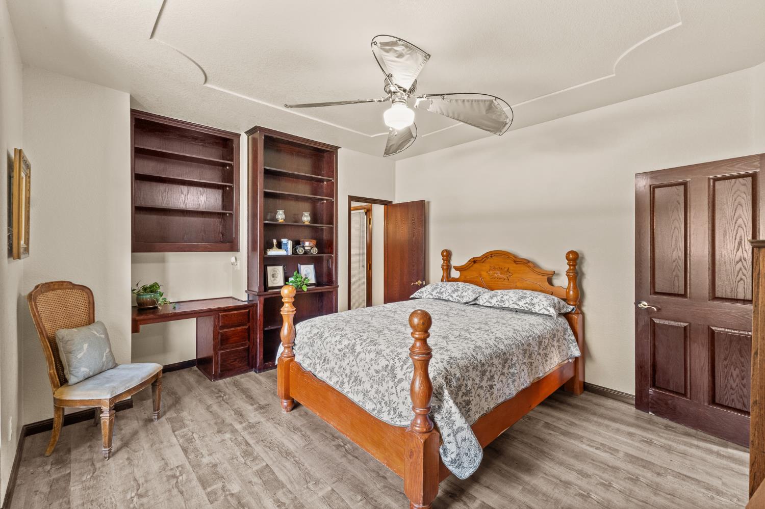 32933 Success Valley Dr, Porterville, CA 93257