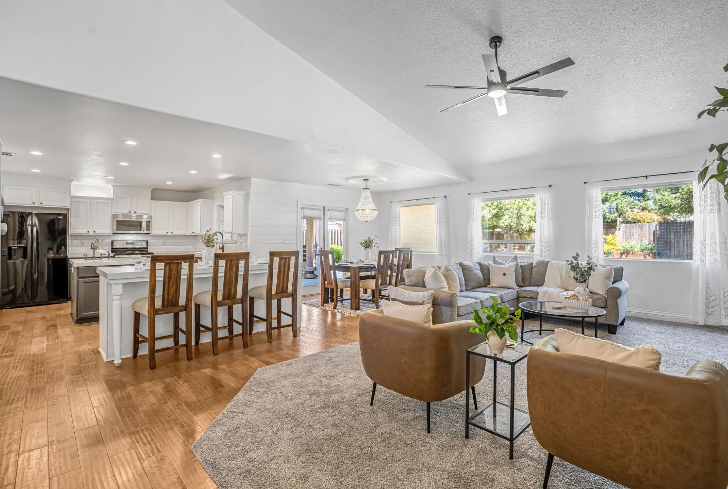 2361 Cromwell Ave, Clovis, CA 93611