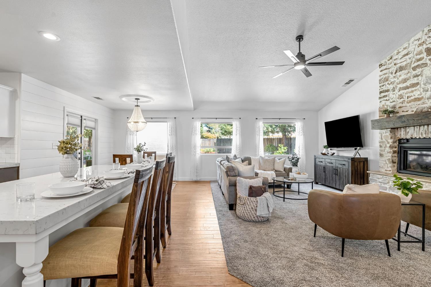 2361 Cromwell Ave, Clovis, CA 93611