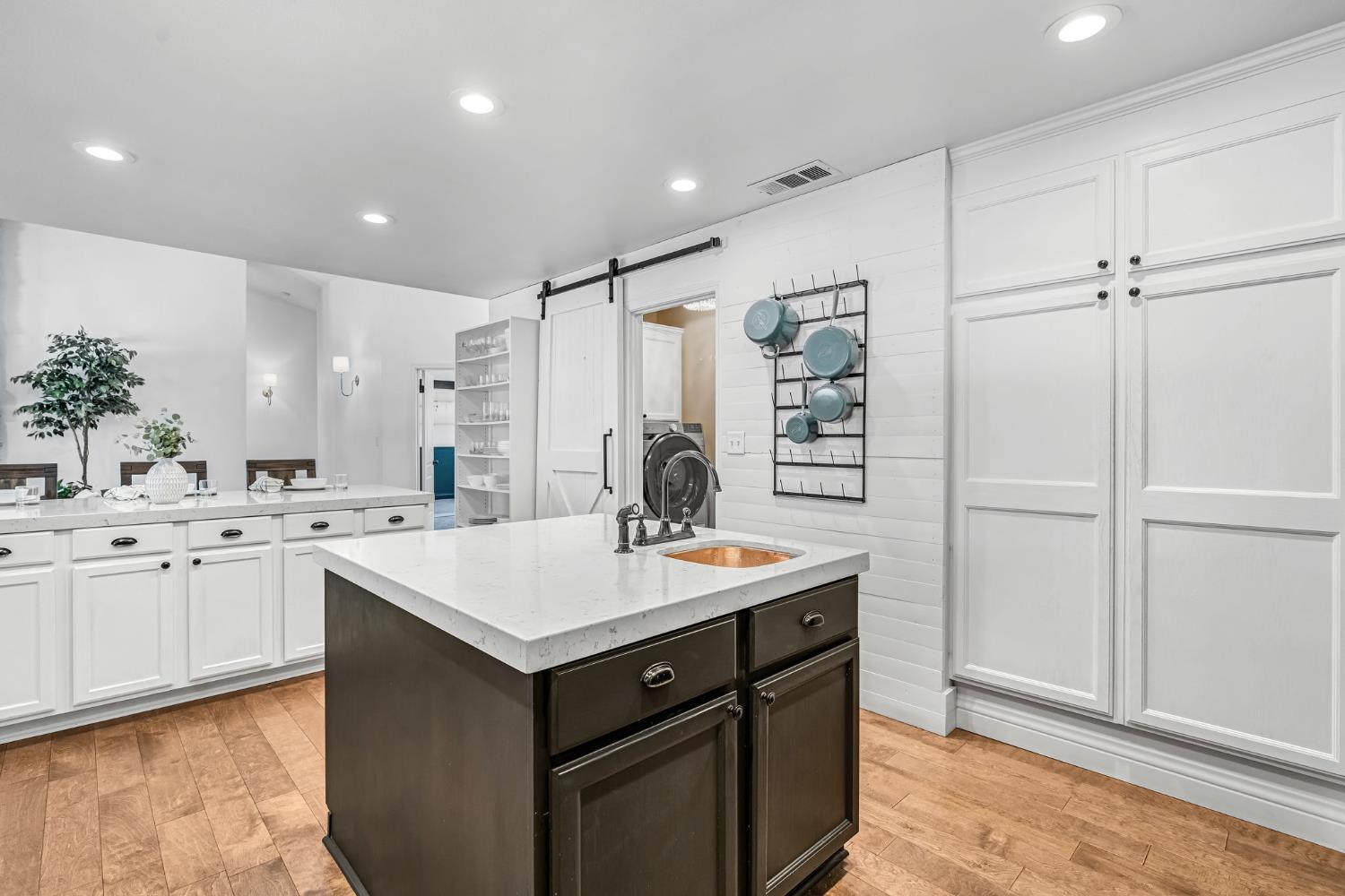 2361 Cromwell Ave, Clovis, CA 93611