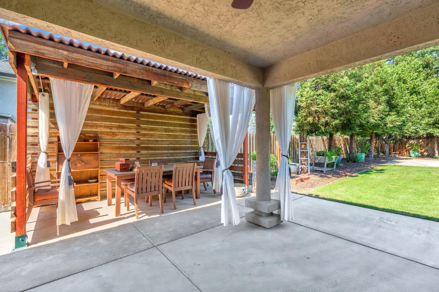 2361 Cromwell Ave, Clovis, CA 93611