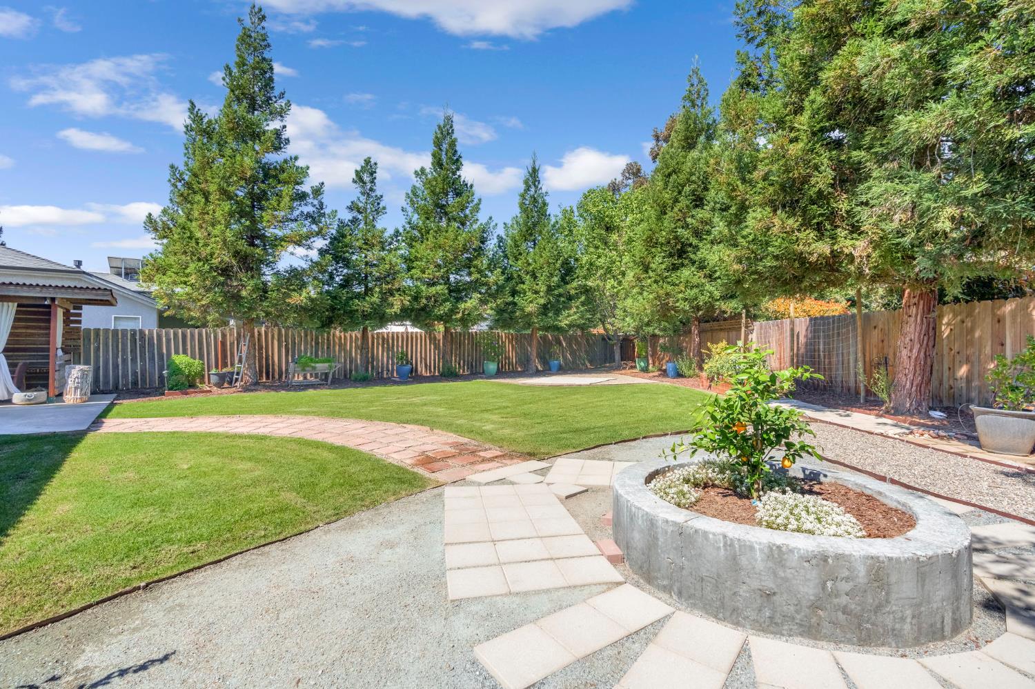 2361 Cromwell Ave, Clovis, CA 93611